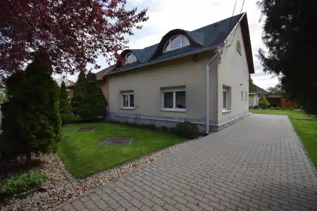 Eladó családi ház, Budapest, XXI. kerület 4 szoba 160 m² 169 M Ft