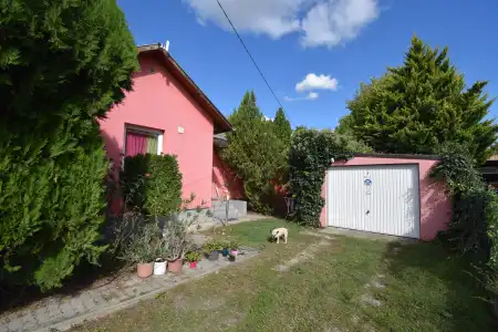 Eladó családi ház, Tököl 1+2 szoba 75 m² 81.9 M Ft