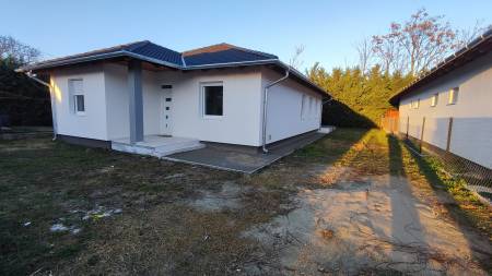eladó újépítésű családi ház, Szigethalom